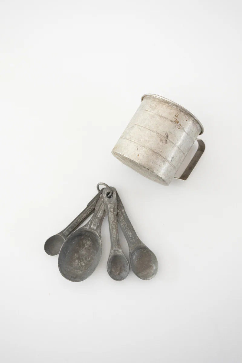 Vintage Aluminum Kitchen Measuring Tools