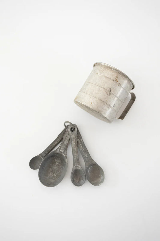 Vintage Aluminum Kitchen Measuring Tools
